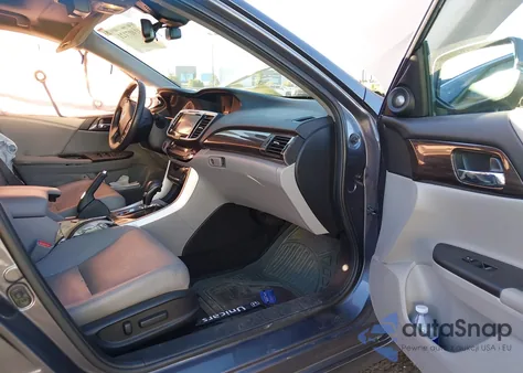 2017 Honda Accord Touring V6 from USA, damaged, VIN 1HGCR3F9XHA038546